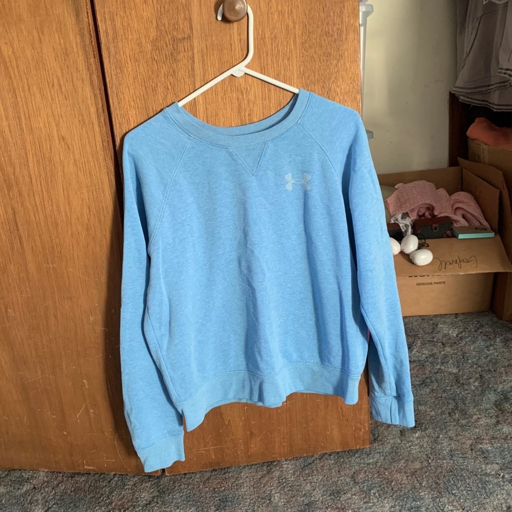 Women’s Size M Under Armour Crew Neck